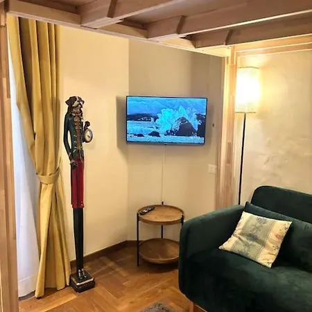 Lovely Flat Nearby Piazza Maggiore Apartment